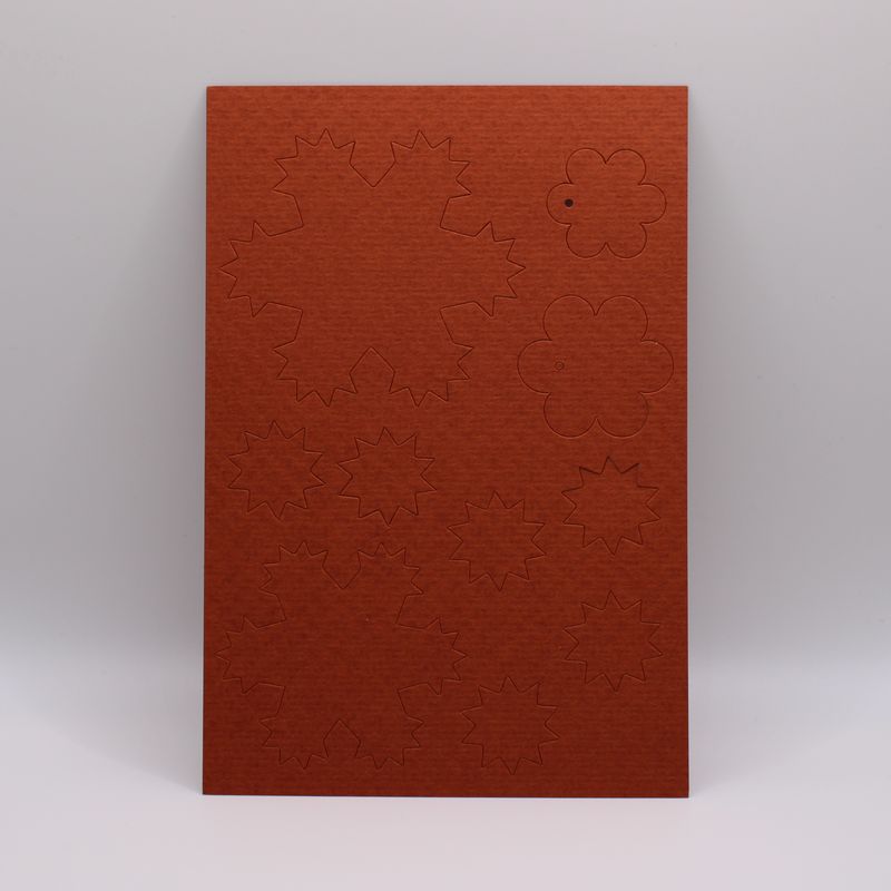 Oranje kaartje met vormen