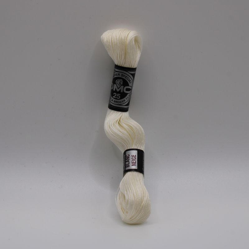 DMC special borduurgaren nr. 16 - wit DMC special borduurgaren nr. 16 - wit