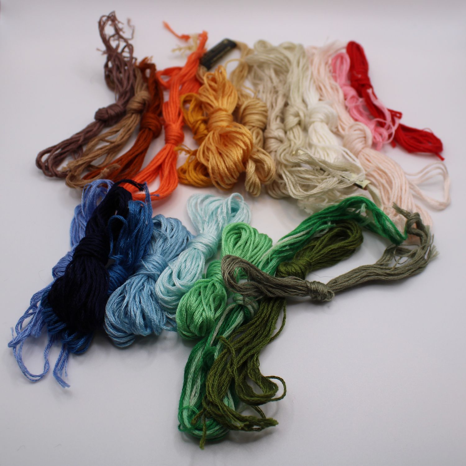 Collectie restjes borduurgaren 6-draad