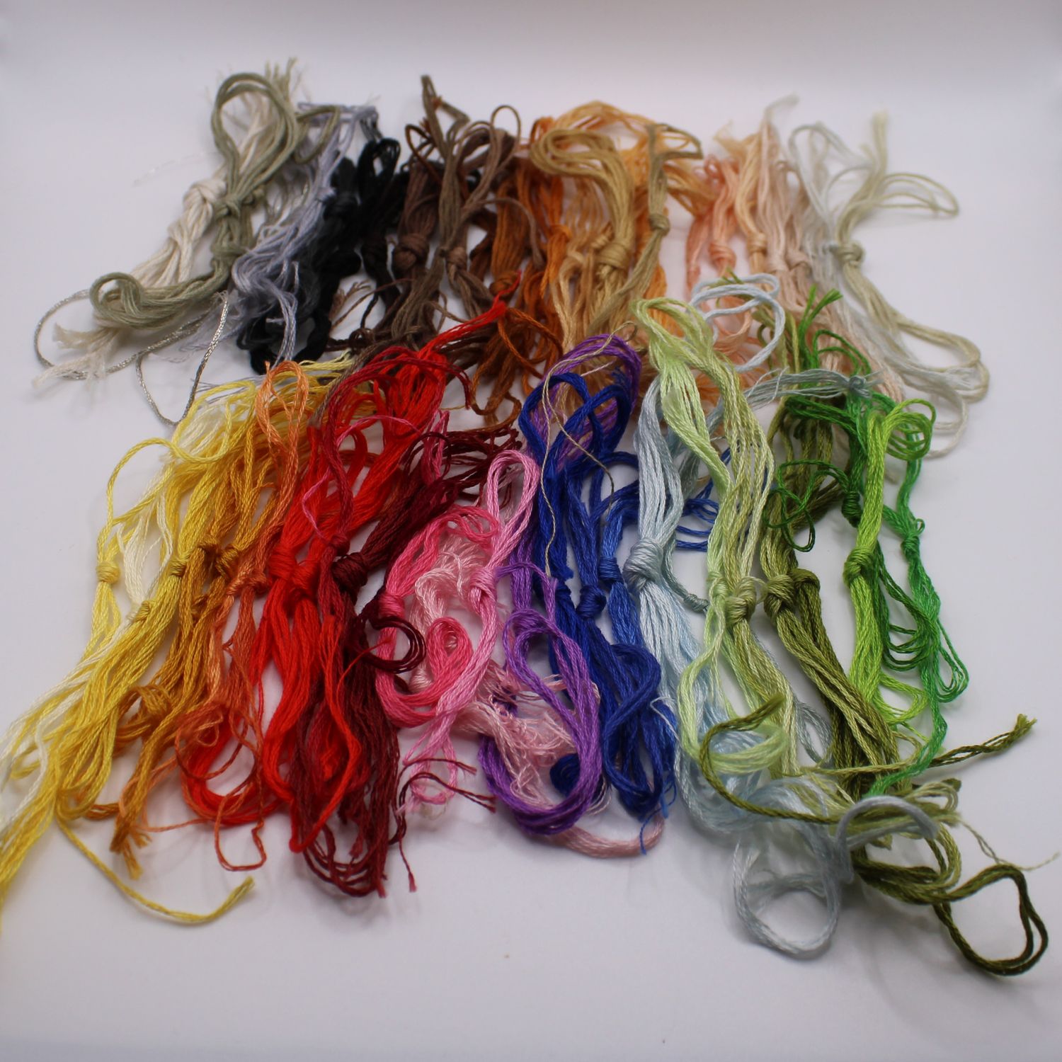 Collectie restjes borduurgaren 6-draad
