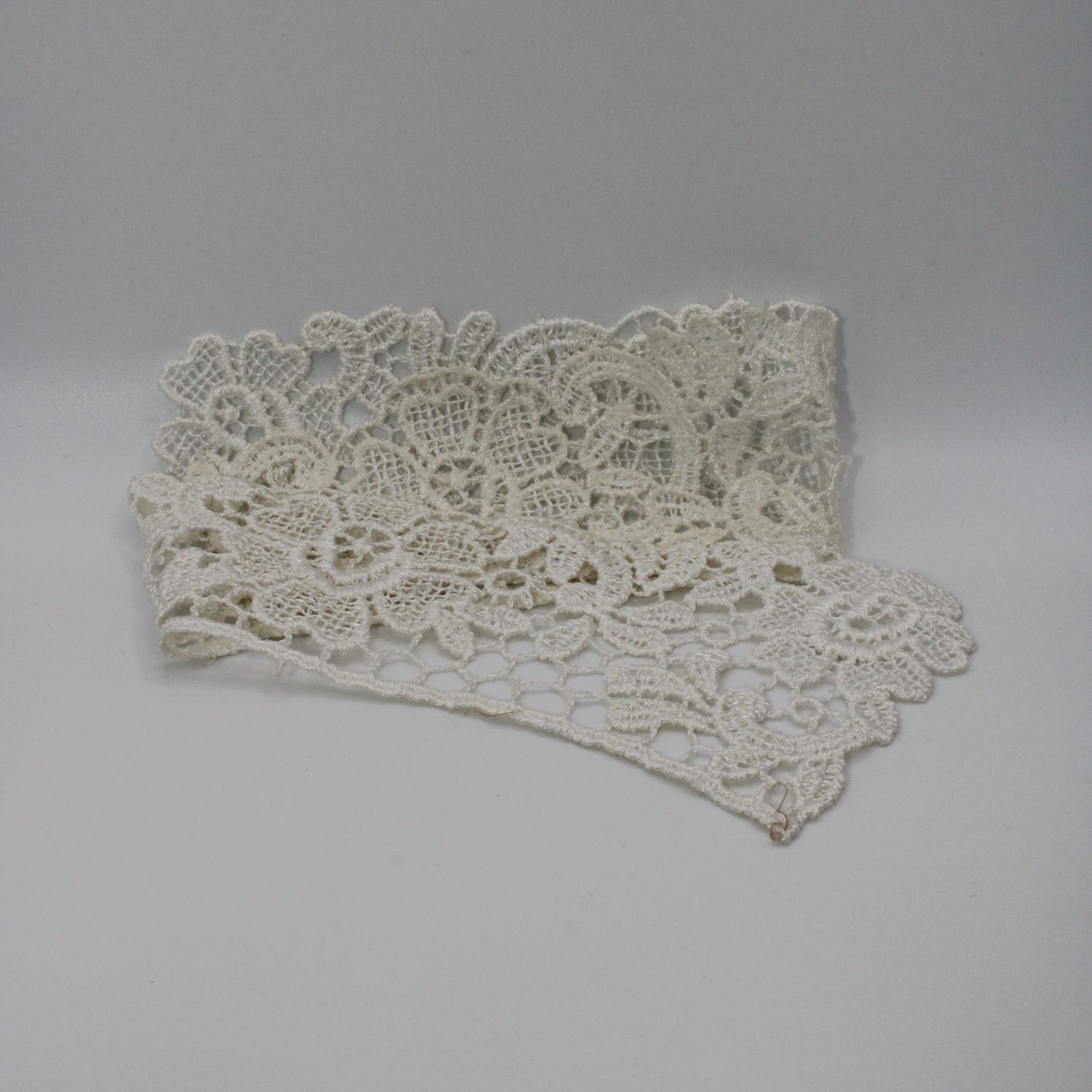 Wit lint met kant - 35 cm