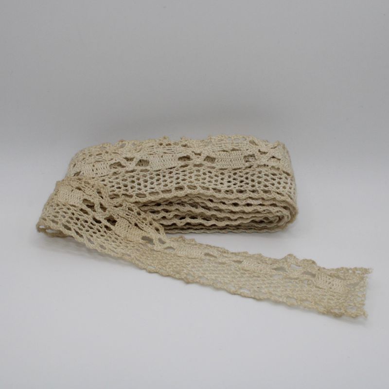 Beige lint met kant - 180 cm