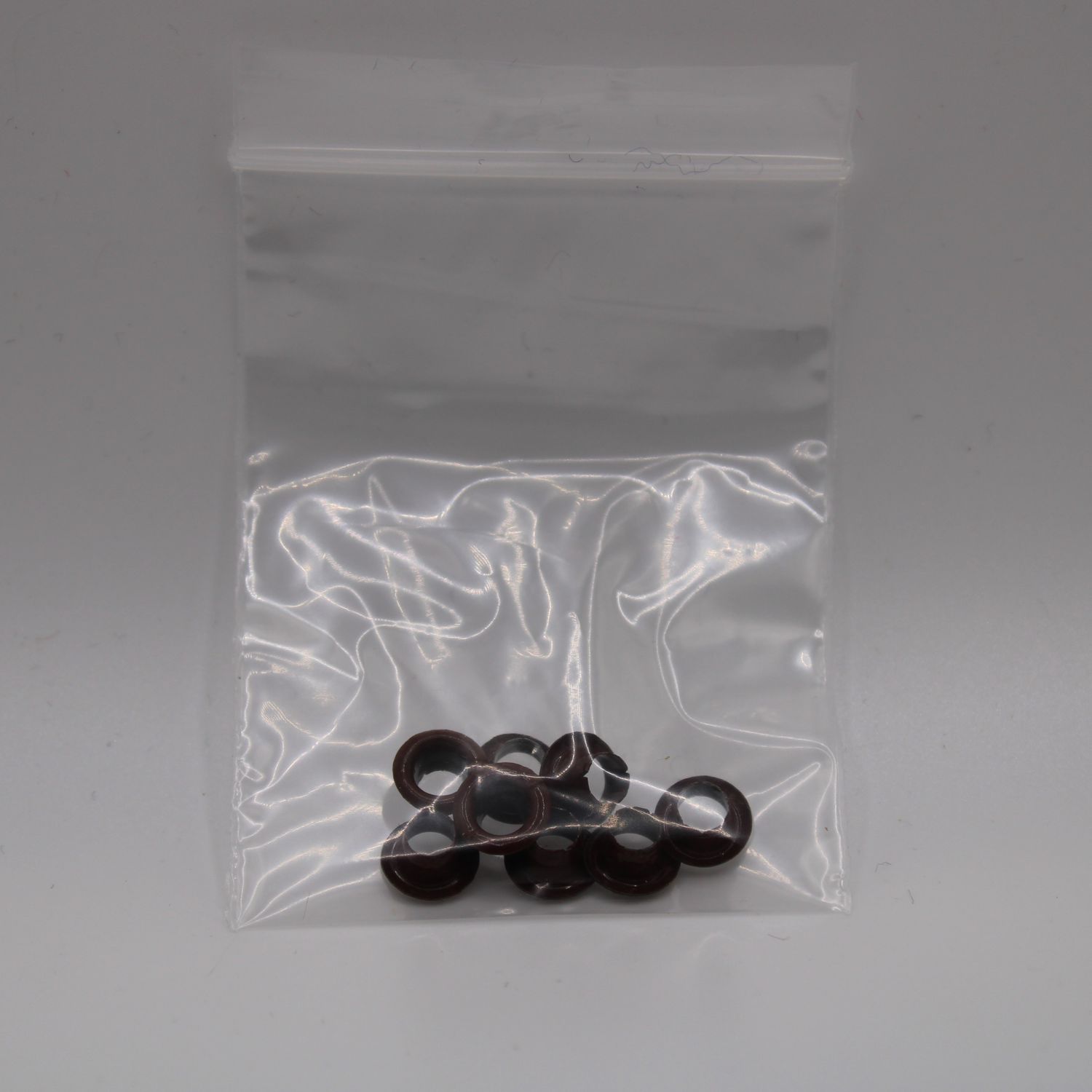 Bruine eyelets