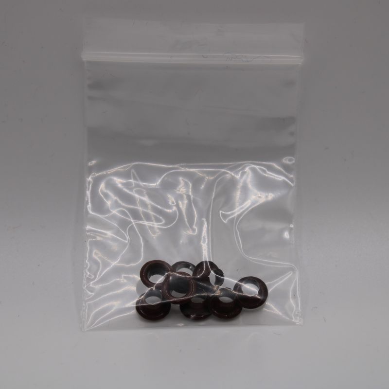 Bruine eyelets