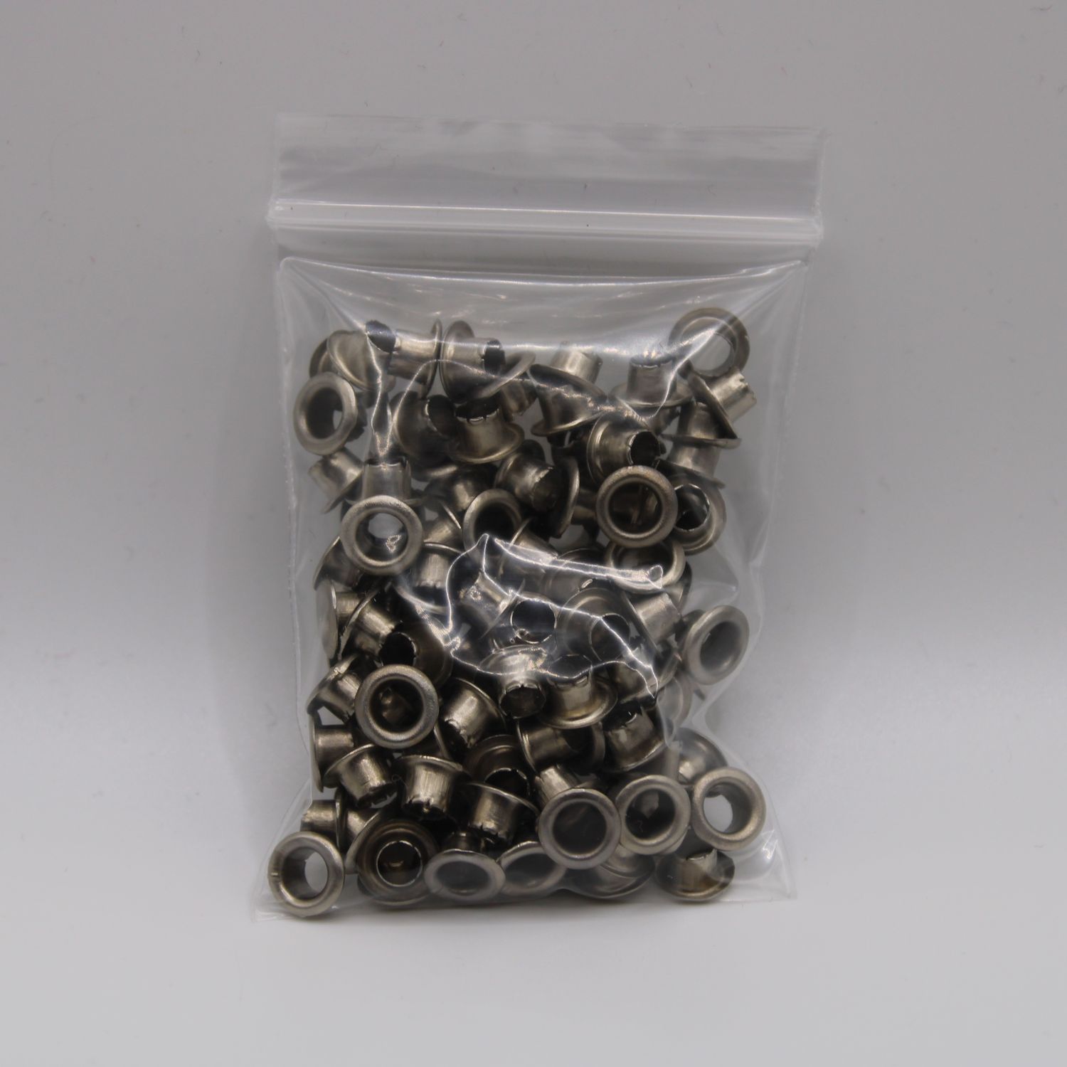 Grijze eyelets