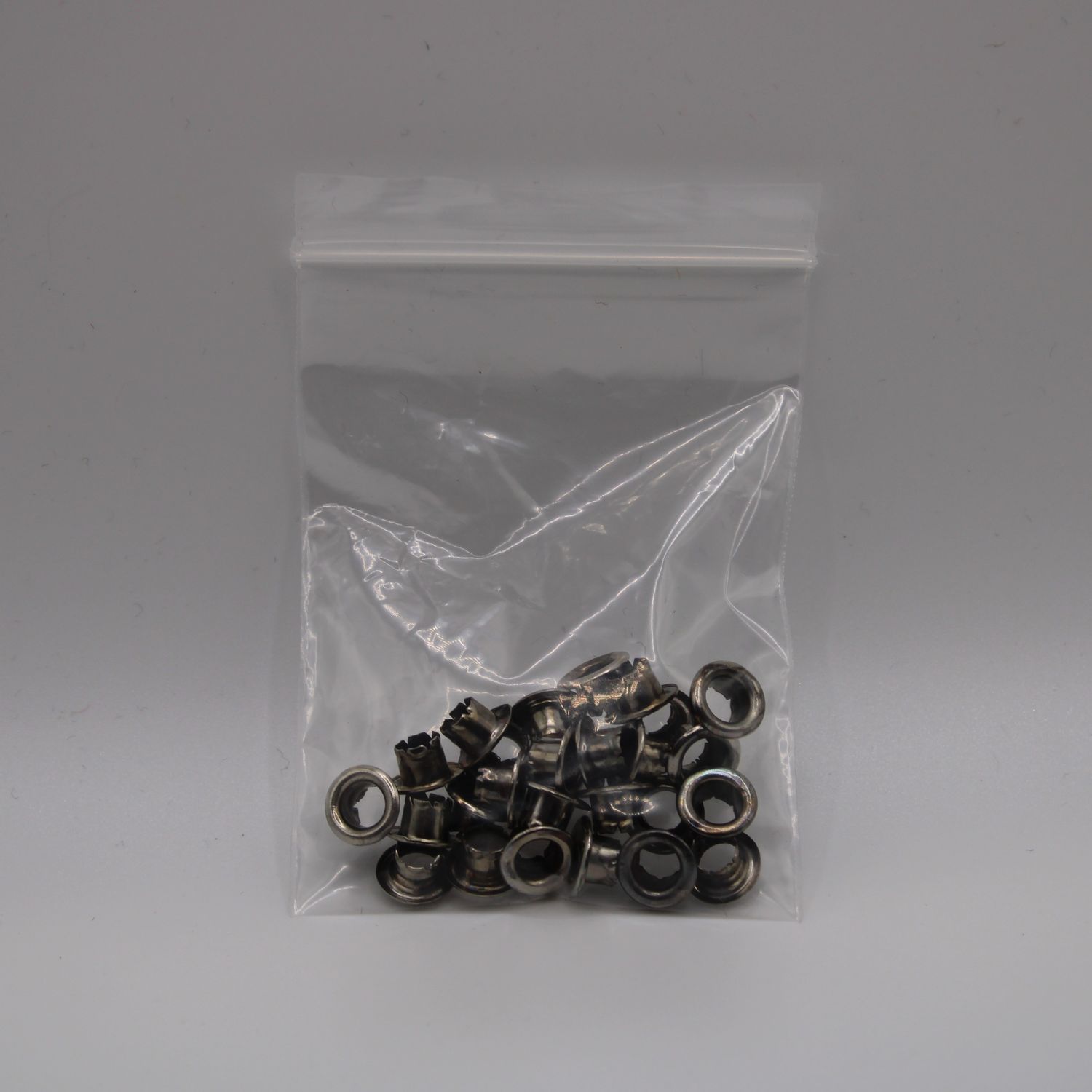 Grijze eyelets