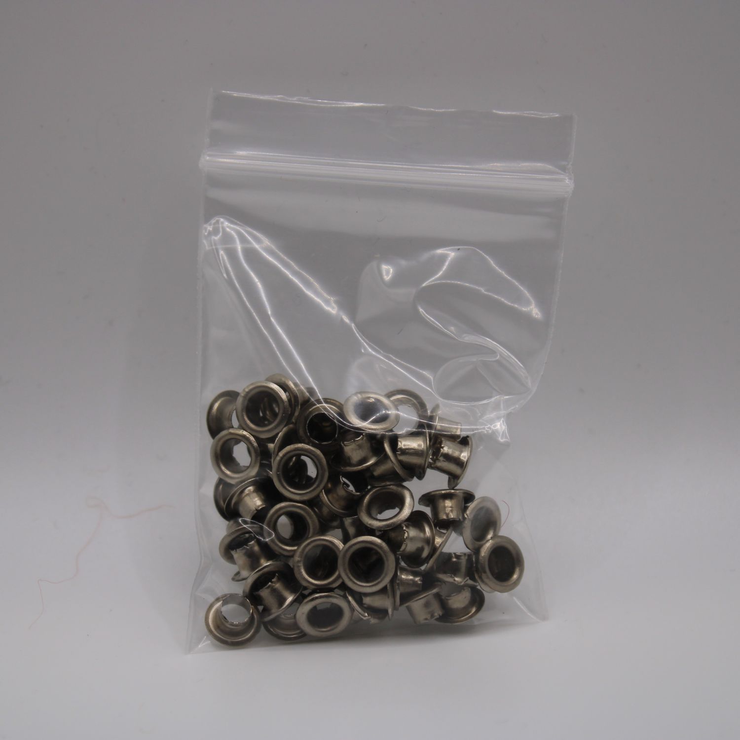 Grijze eyelets