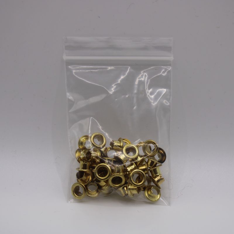 Goudkleurige eyelets