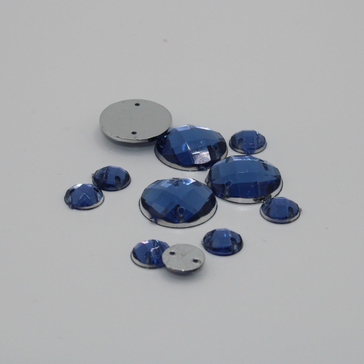 Decoratieve blauwe steentjes