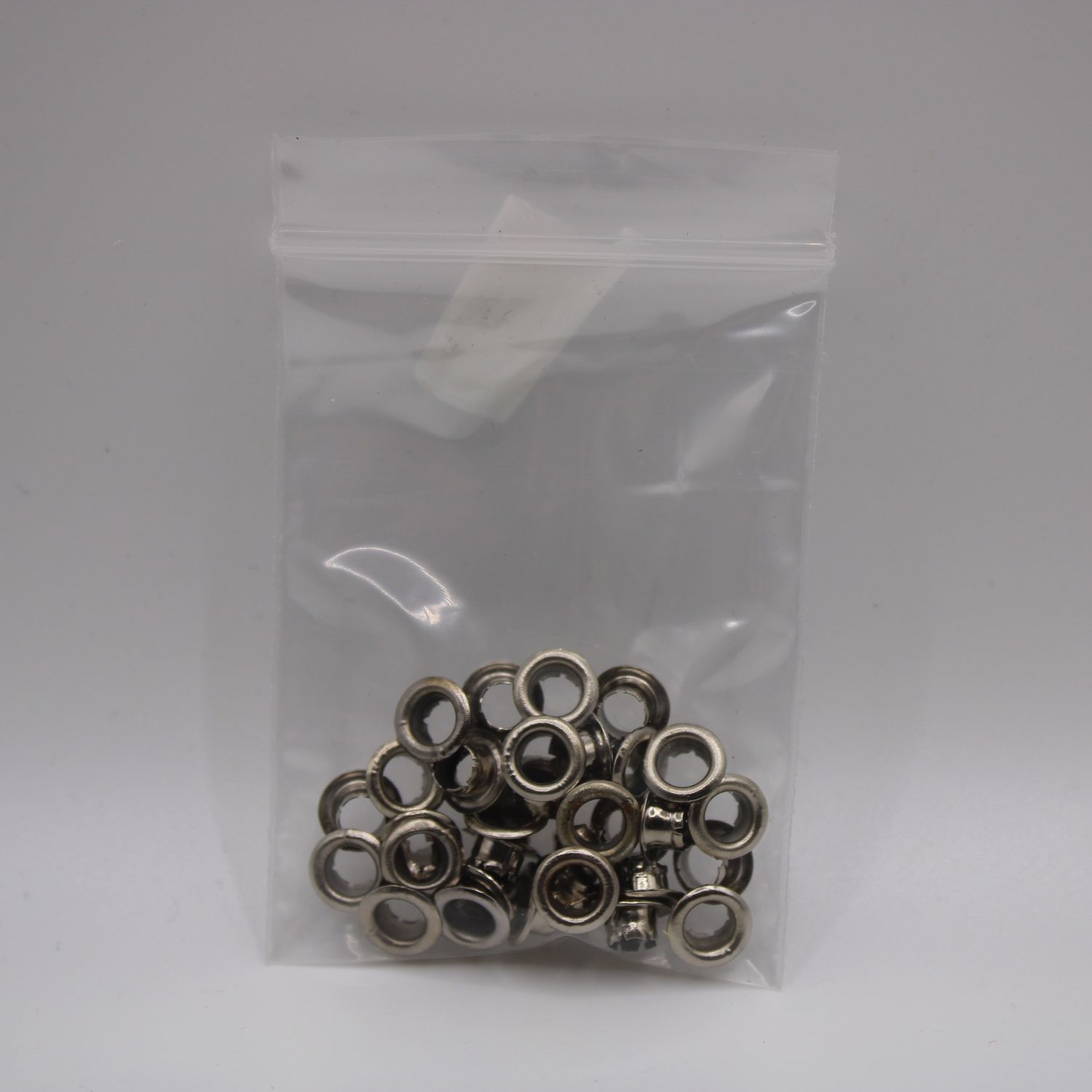 Grijze eyelets