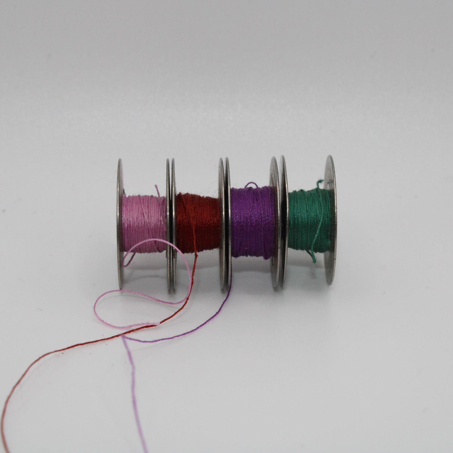 Set van 4 spoeltjes voor naaimachine