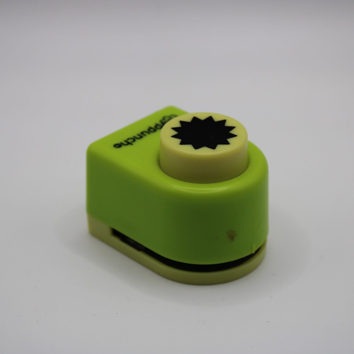 Figuurpons gekartelde cirkel - 1.6 cm