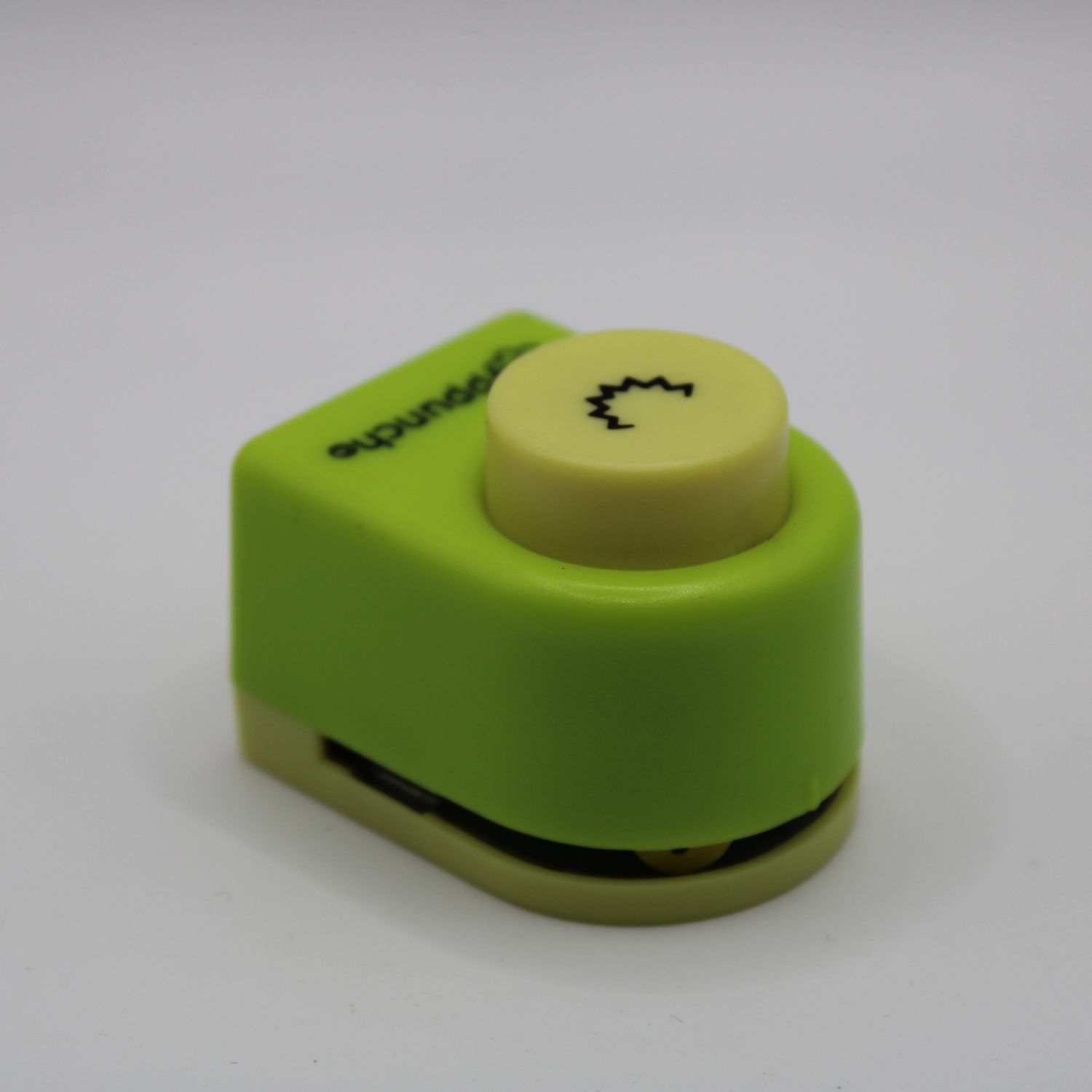Figuurpons halve gekartelde cirkel - 0.9 cm