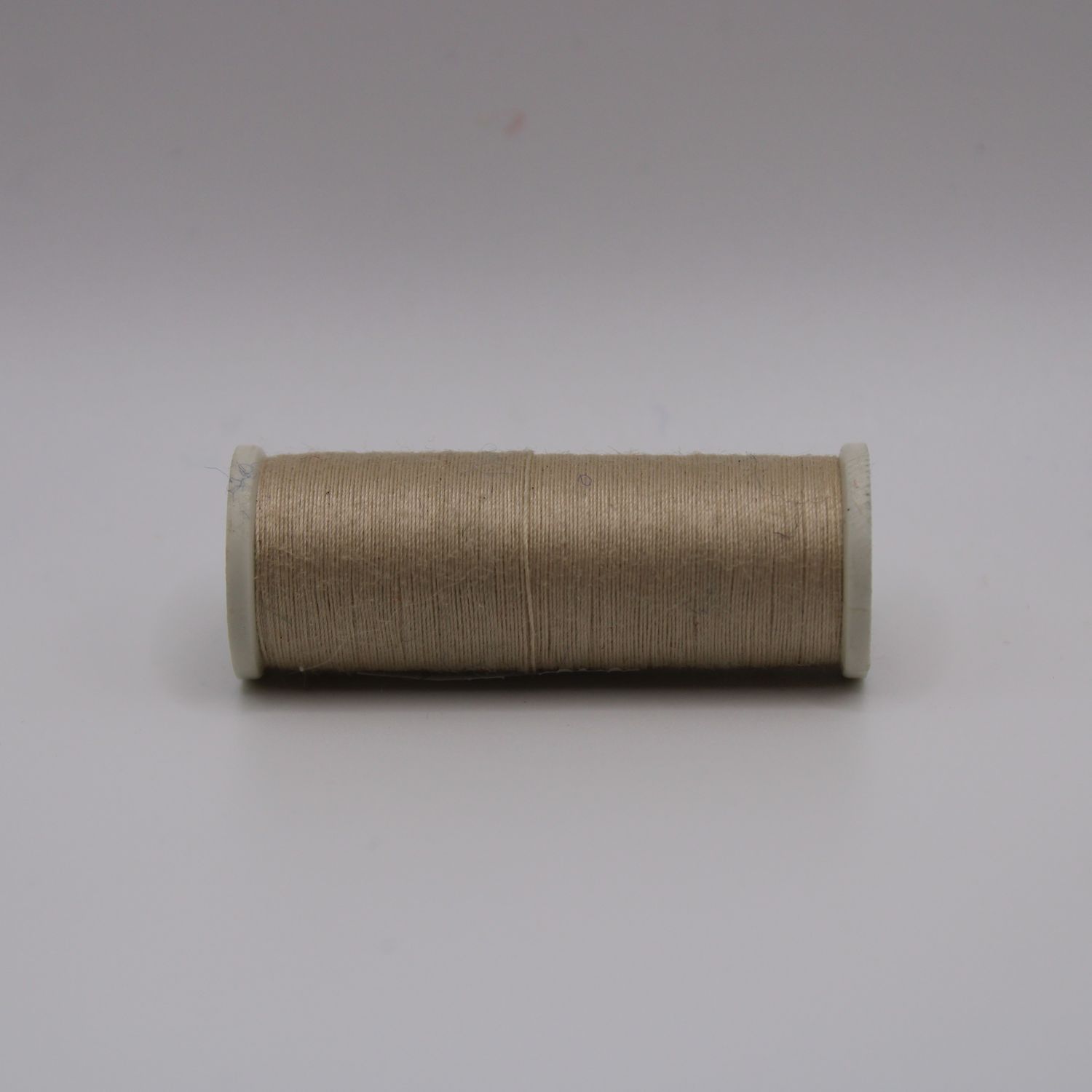 Beige garen