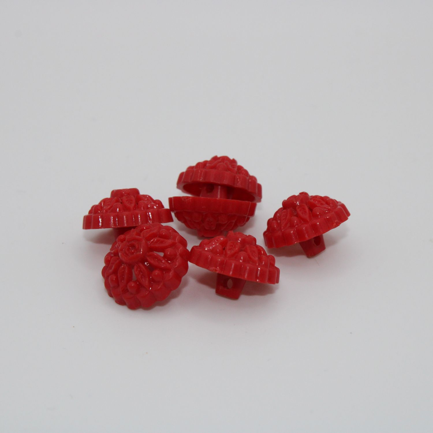 Set van 6 rode knopen met bloemen