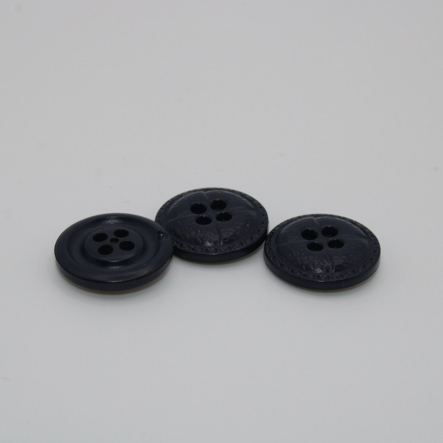 Set van 3 donkerblauwe knopen