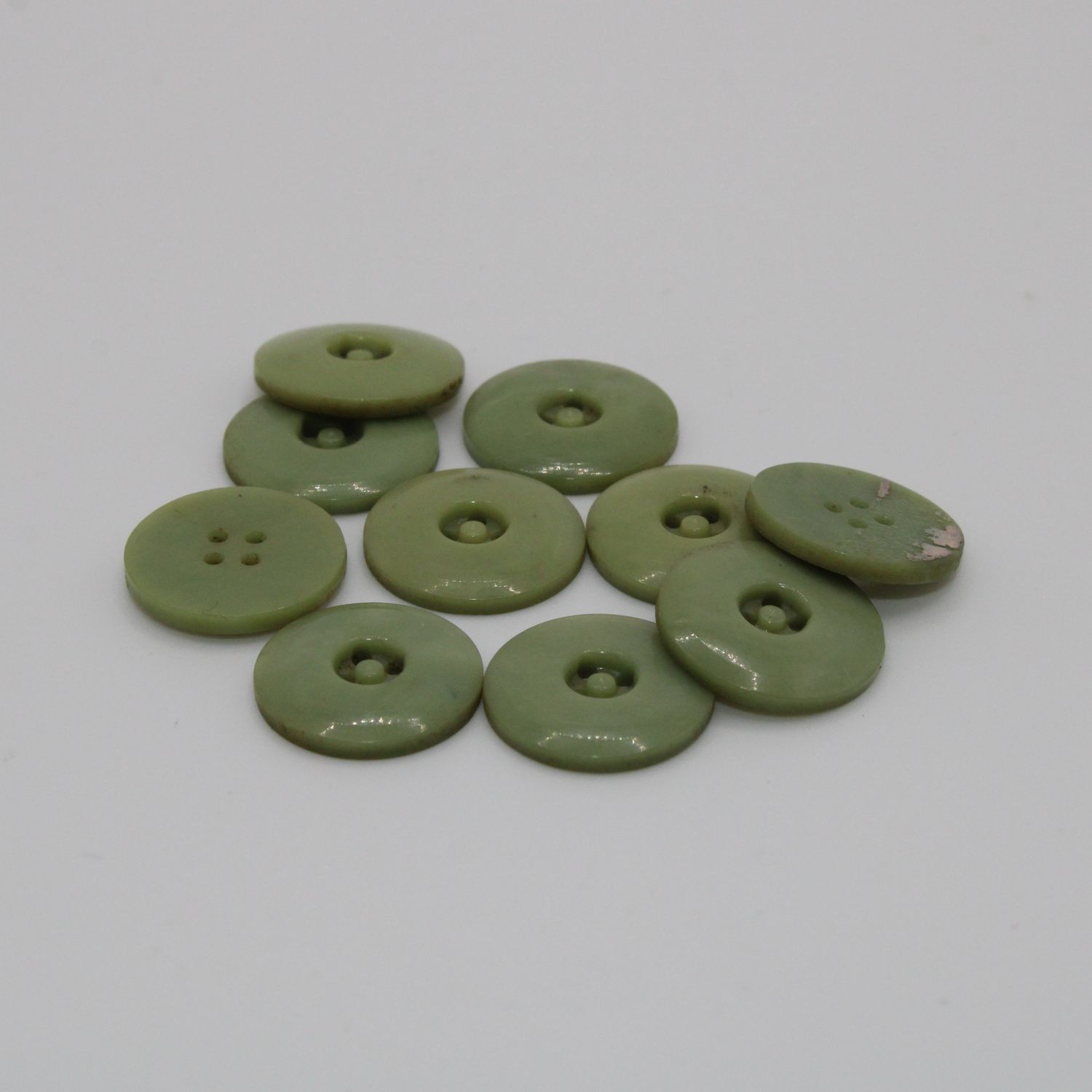 Set van 10 olijfgroene knopen