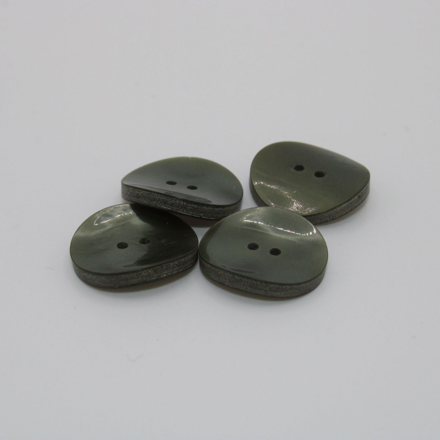 Set van 4 olijfgroene knopen