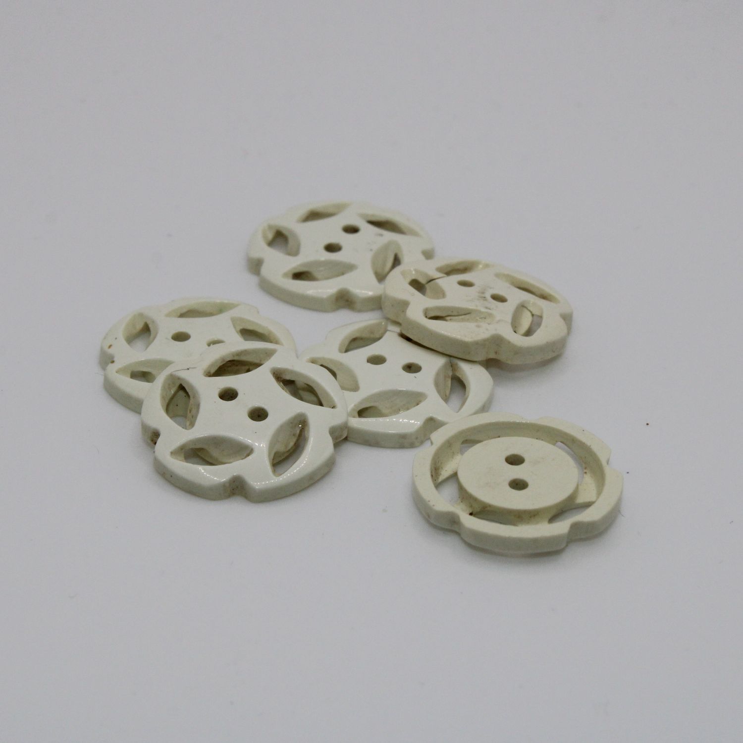 Set van 6 witte knopen