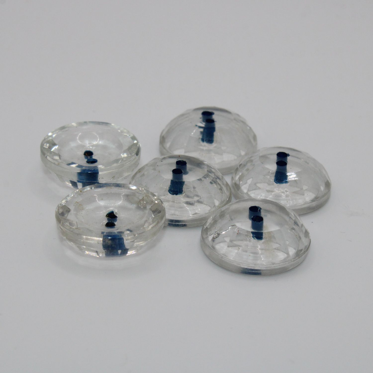 Set van 6 witte doorzichtige knopen