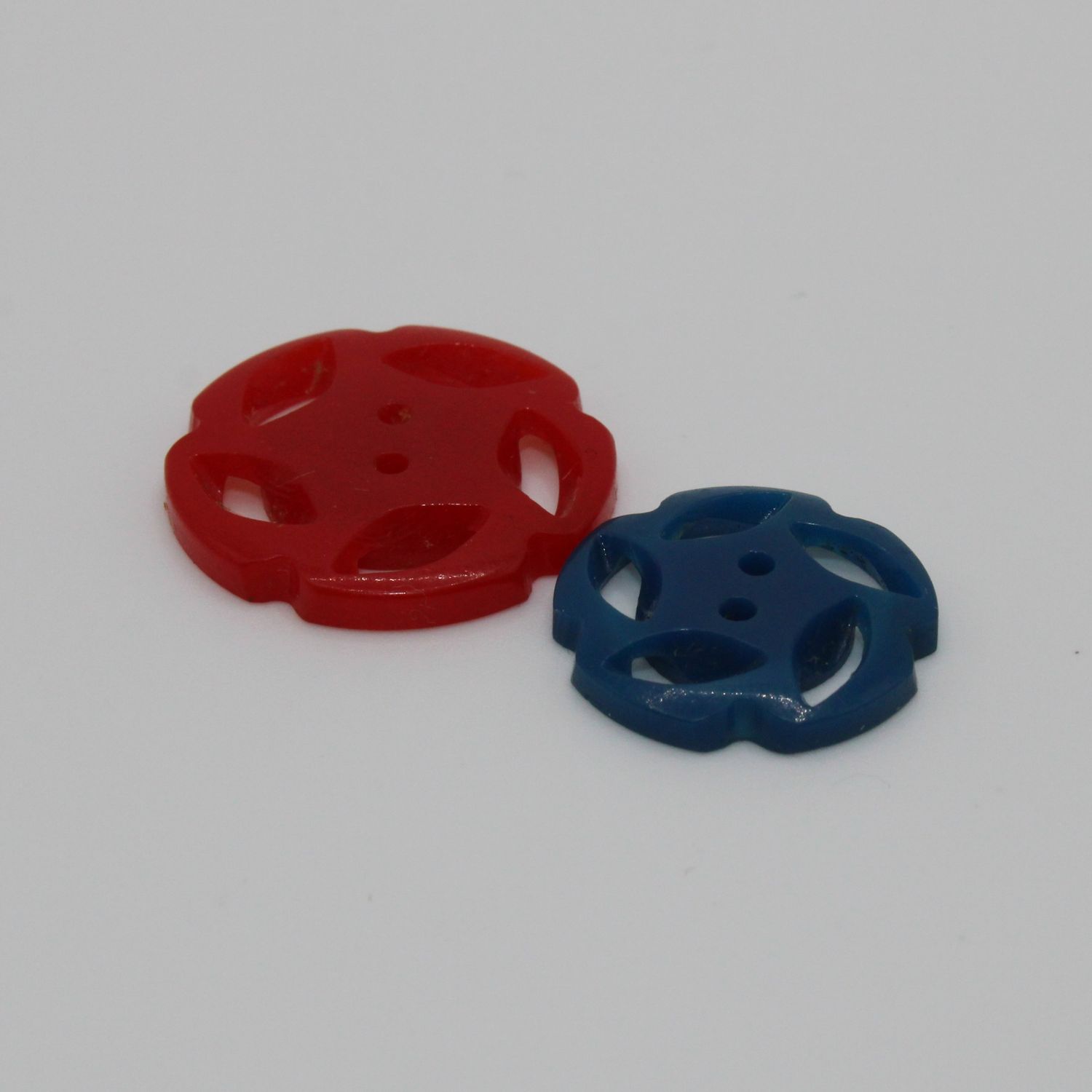 Set van 2 knopen in verschillende kleuren