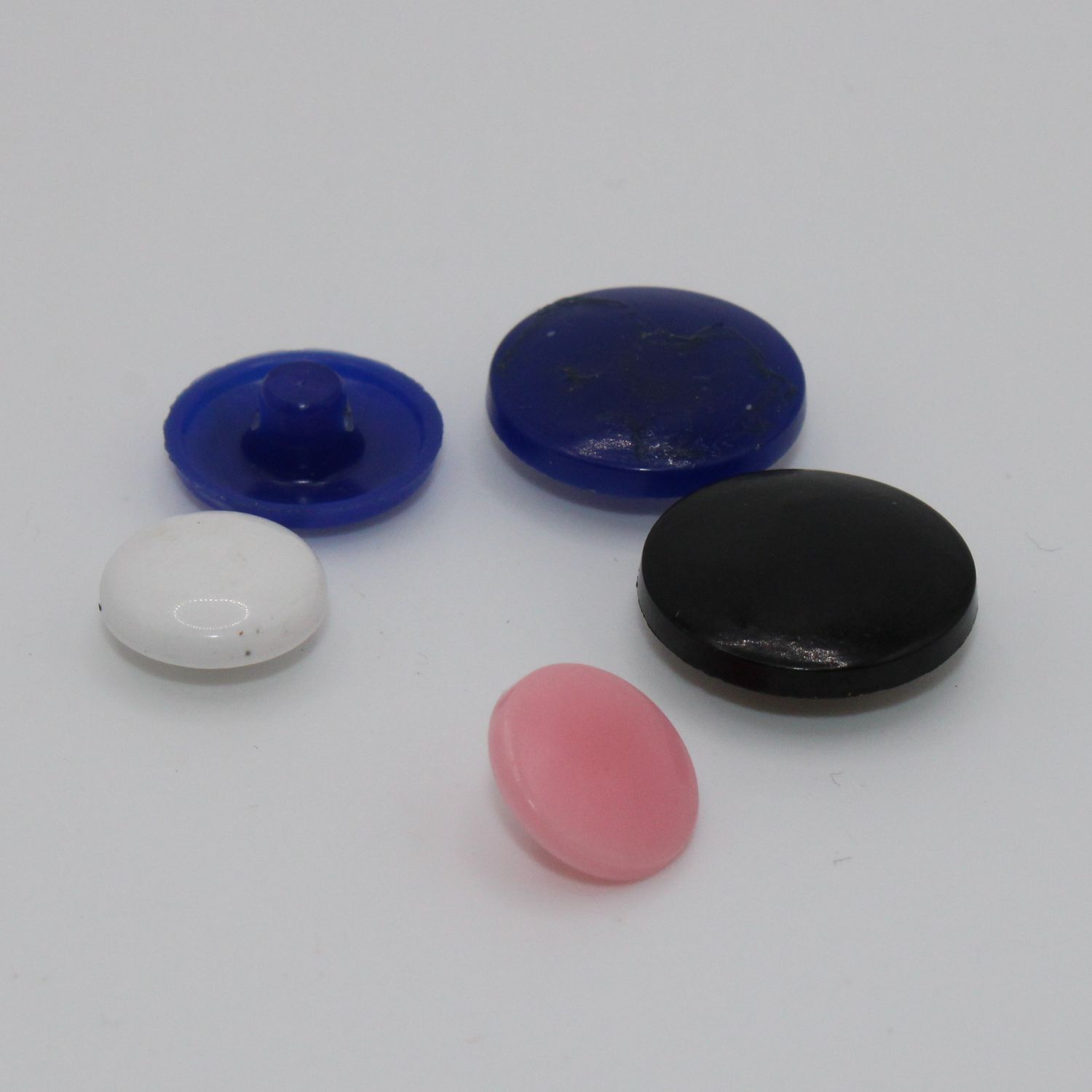 Set van 5 knopen in verschillende kleuren