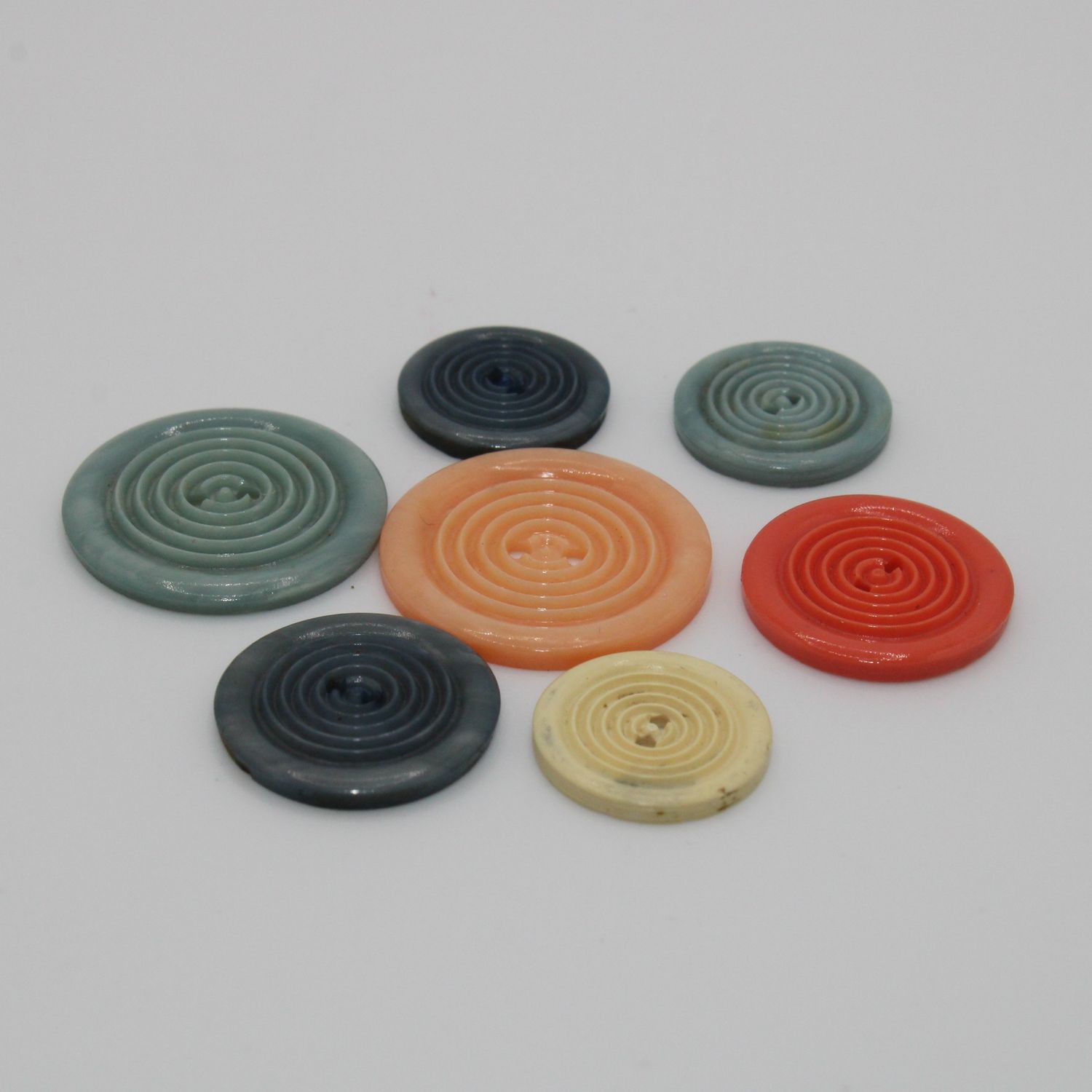 Set van 7 knopen in verschillende kleuren
