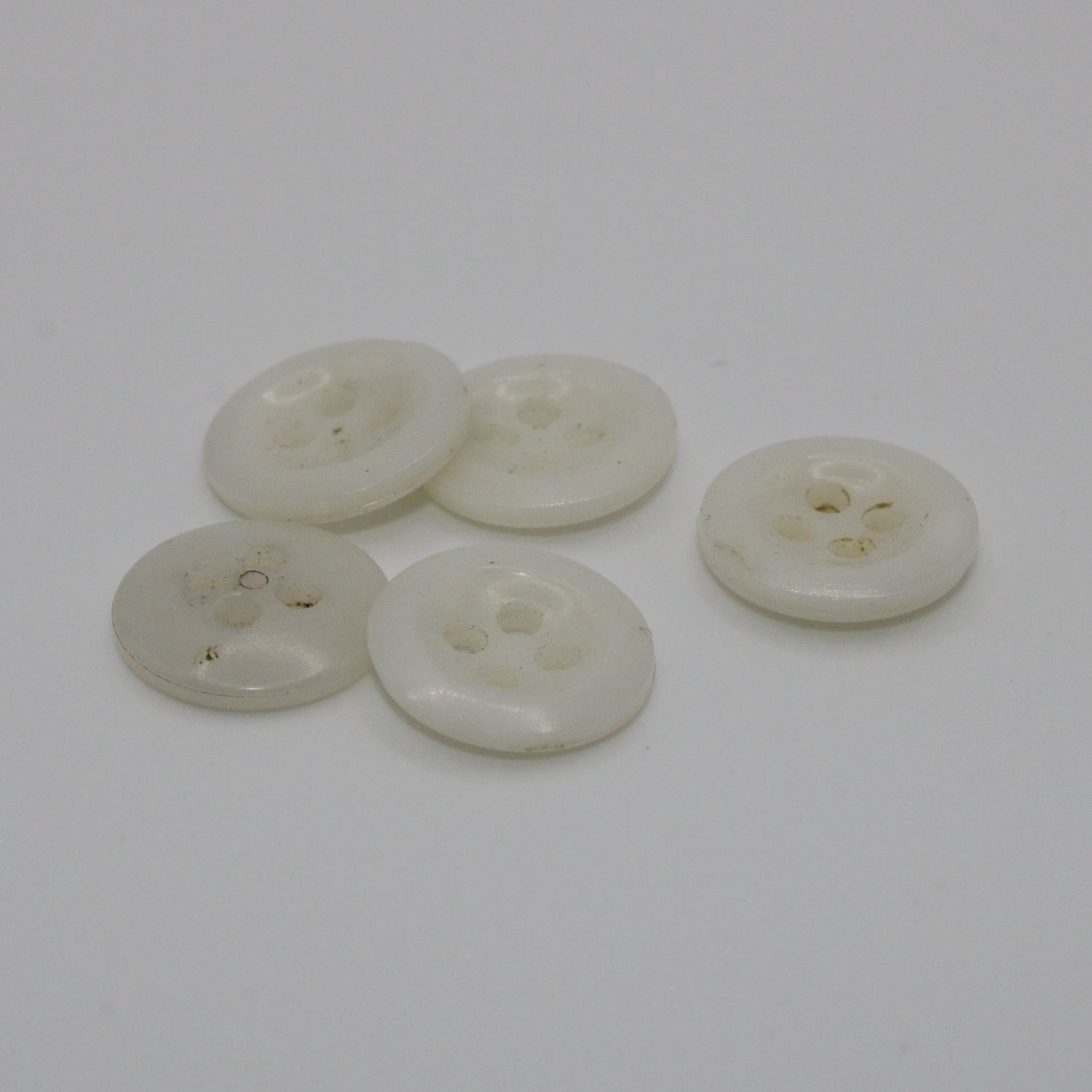 Set van 5 witte knopen