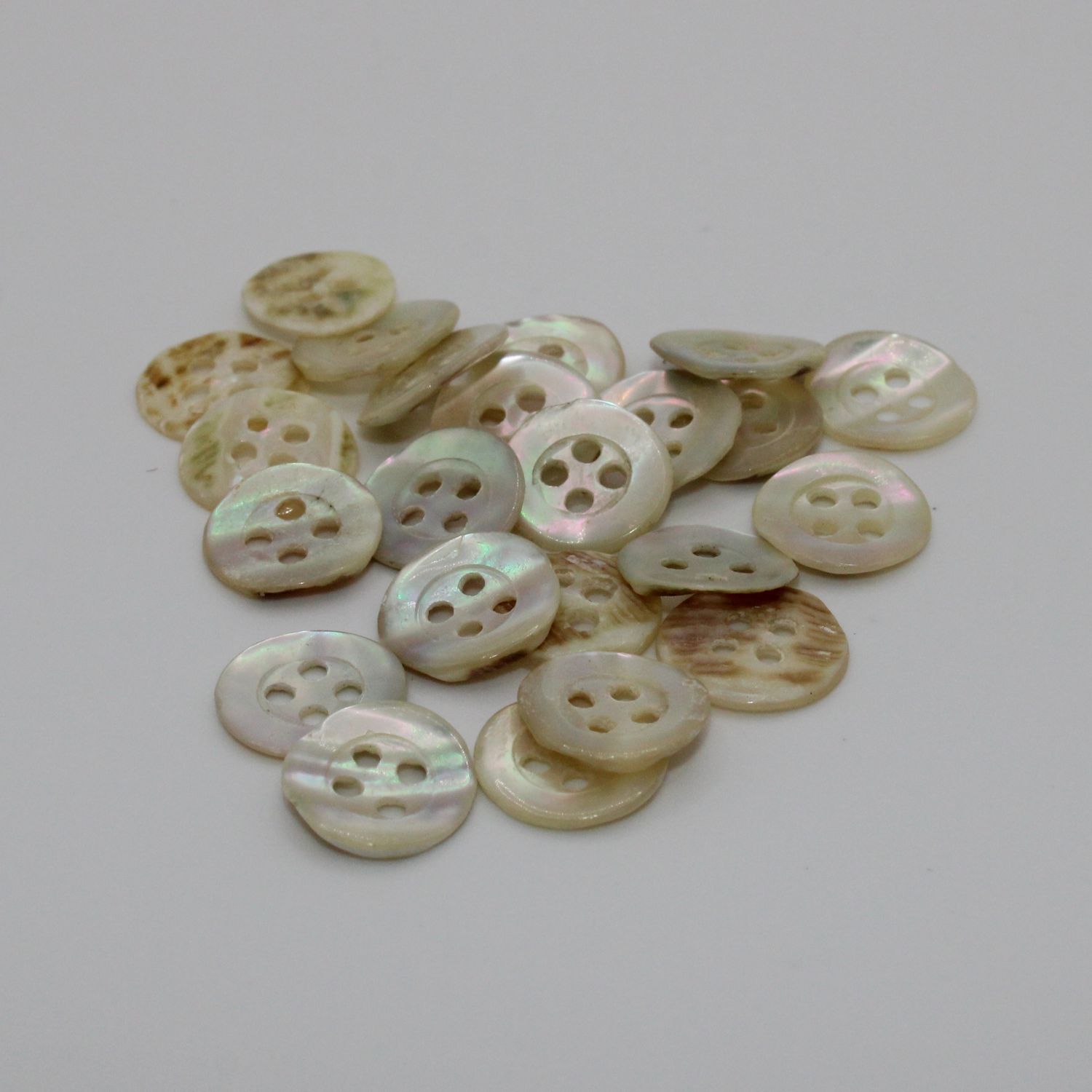 Set van 22 witte knopen