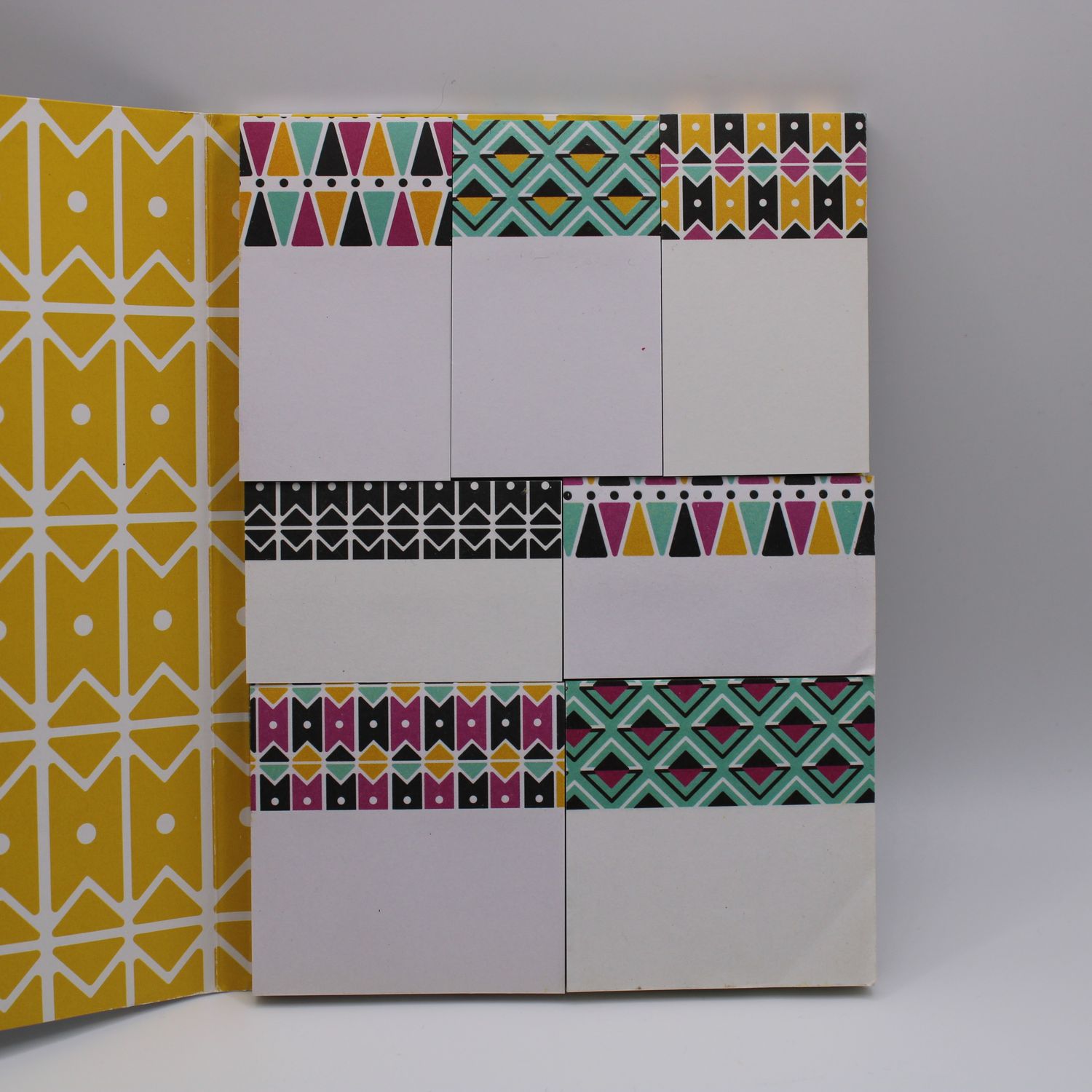 Boekje met gekleurde post-its