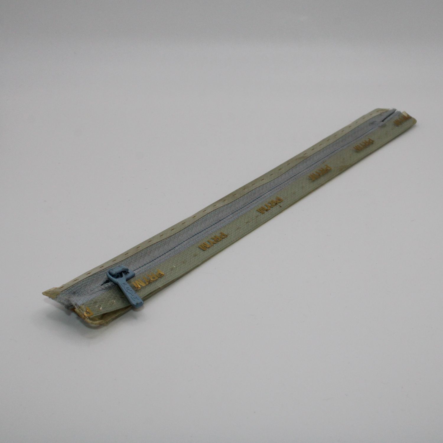 Lichtblauwe rits 18 cm