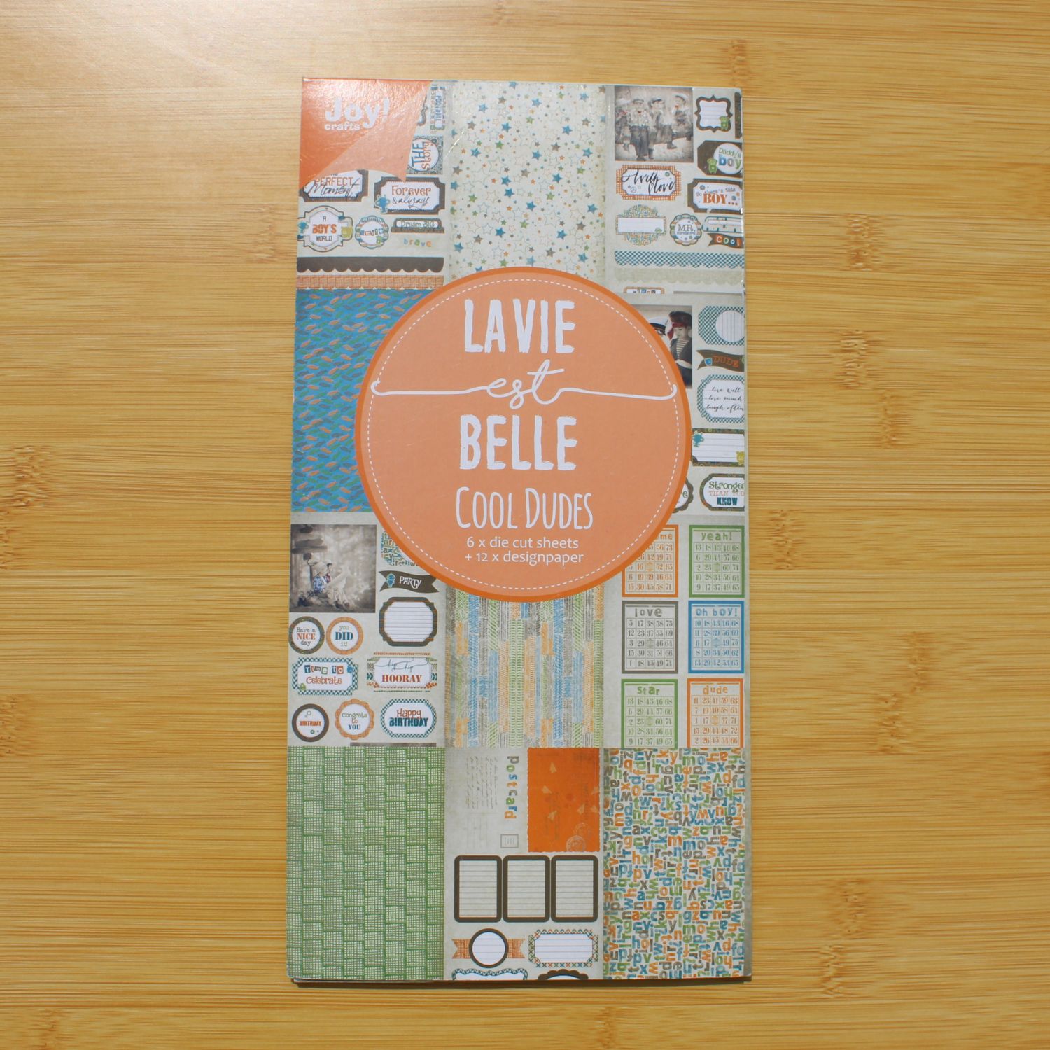 Knutselblok met designpapier en die cut sheets