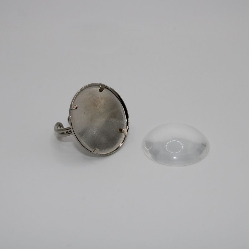 Ring met ovalen plaatje