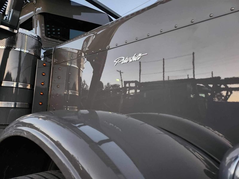 Custom Script Peterbilt Emblem 11Ga SS