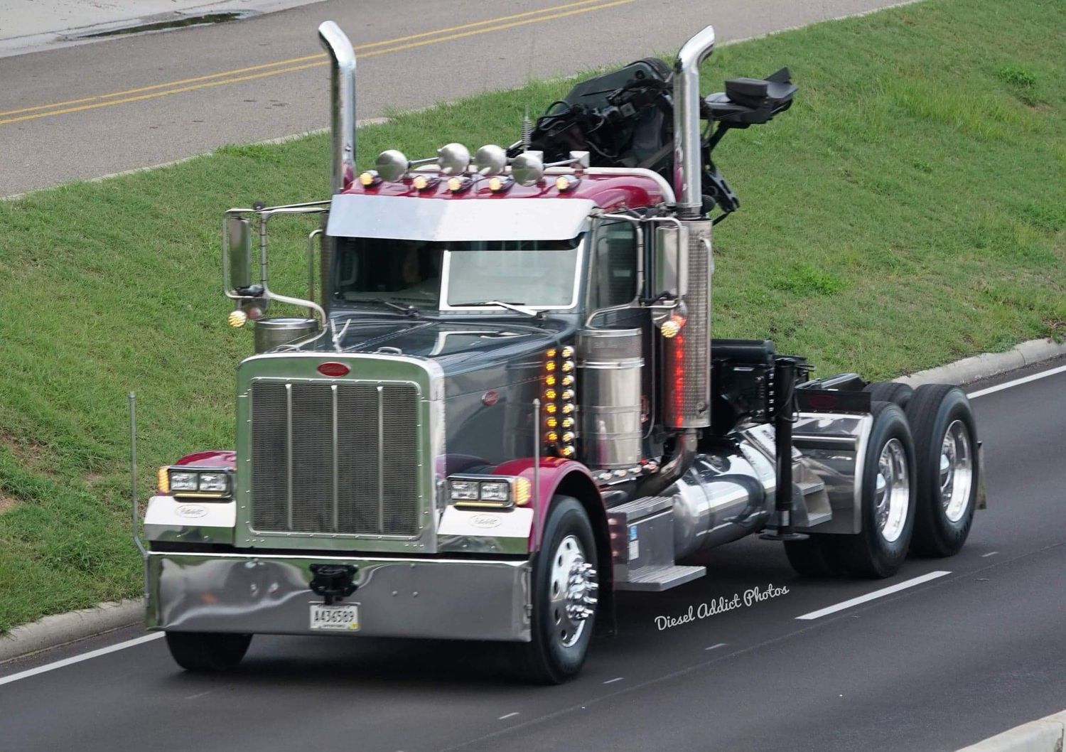 Peterbilt 379 18&quot; Texas End Chrome Bumper