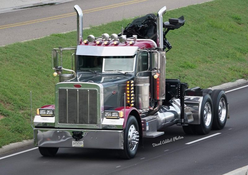 Peterbilt 379 18" Texas End Chrome Bumper