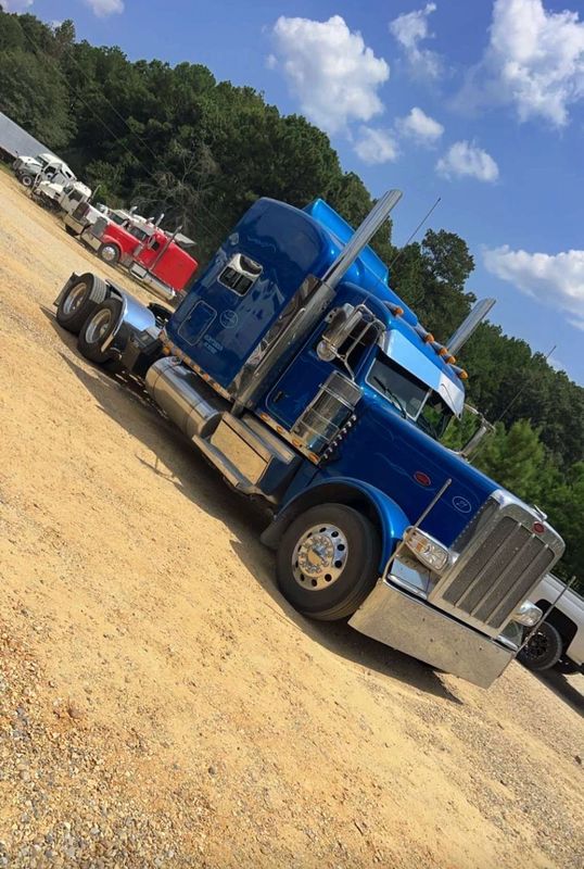 Peterbilt 389 18" Texas End Chrome Bumper