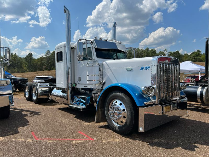 Peterbilt 379 20" Miter End Chrome Bumper