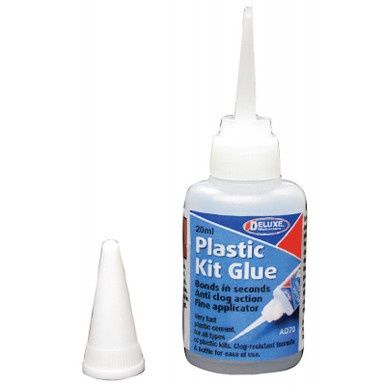 DELUXE MATERIALS PLASTIC KIT GLUE 20ML [AD70]