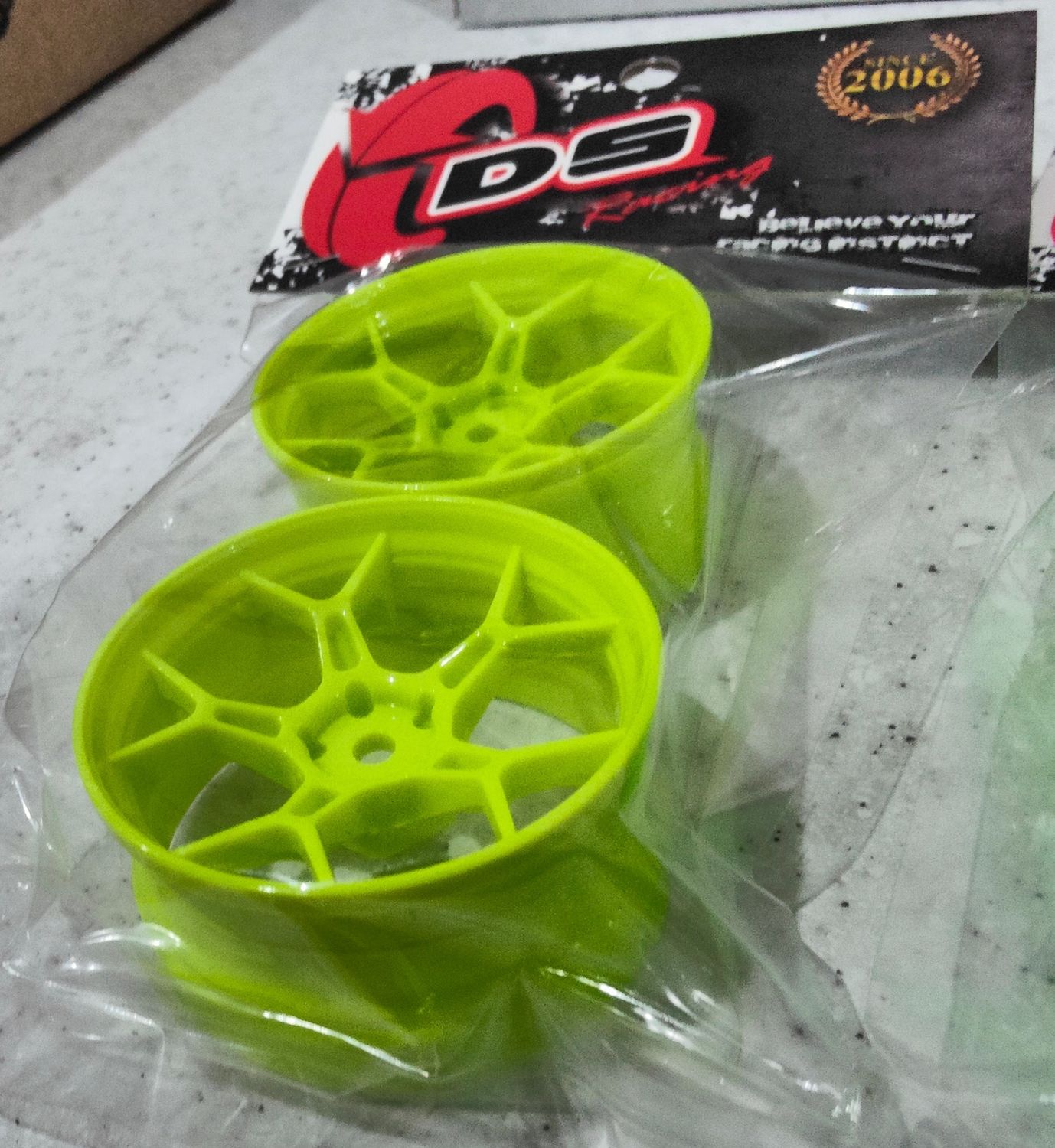 DS Racing Drift Feathery 5Y Spoke Wheel - Lime
