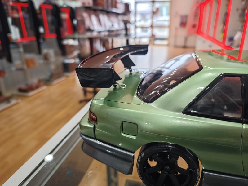 Black  Plastic Wing with clips