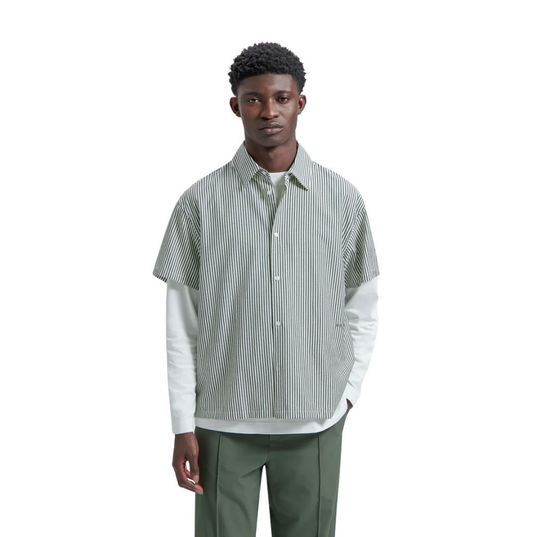 Olaf Boxy Seersucker Stripe SS Charcoal