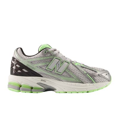 zilveren kids sneaker met licht groene accenten