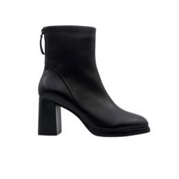 Regarde le Ciel Zwart Analisa Regarde le Ciel Zwart Analisa