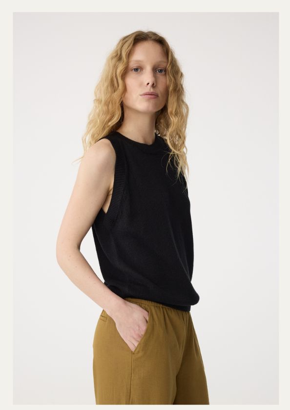 Knit-ted Dolly Dames Top Black