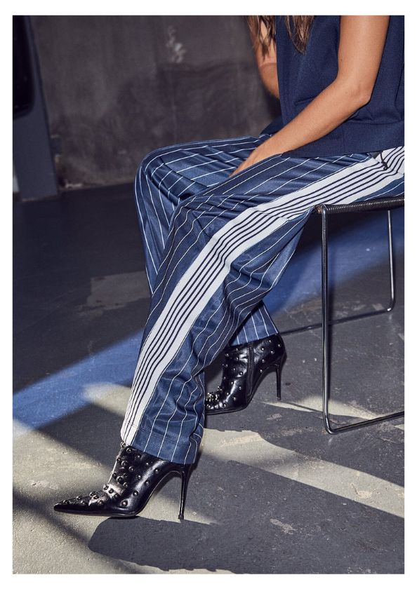 Haute L’Amitié Baggy Pin Stripe Track Tall Pants Navy, Maat: XS