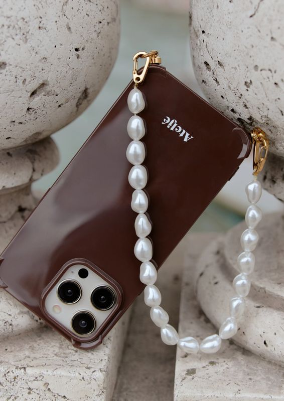 Ateljé Dark brown recycled iPhone case no cord