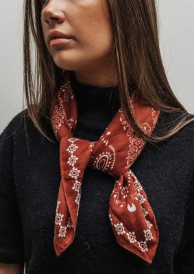 Bow 19 Paisley Scarf Cognac