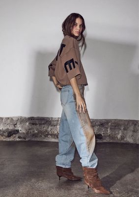 Haute L’Amitié Maxi Split SS Logo Sweat Walnut