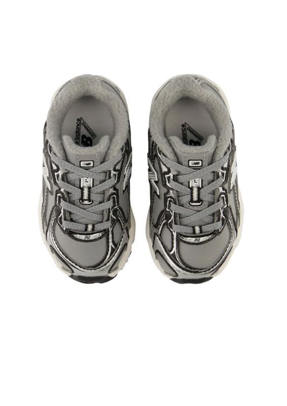 New Balance I740